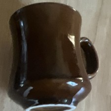 DCC Brązowy ceramiczny kubek do kawy z uchwytem Błyszczący Okrągły Impressed Backstamp