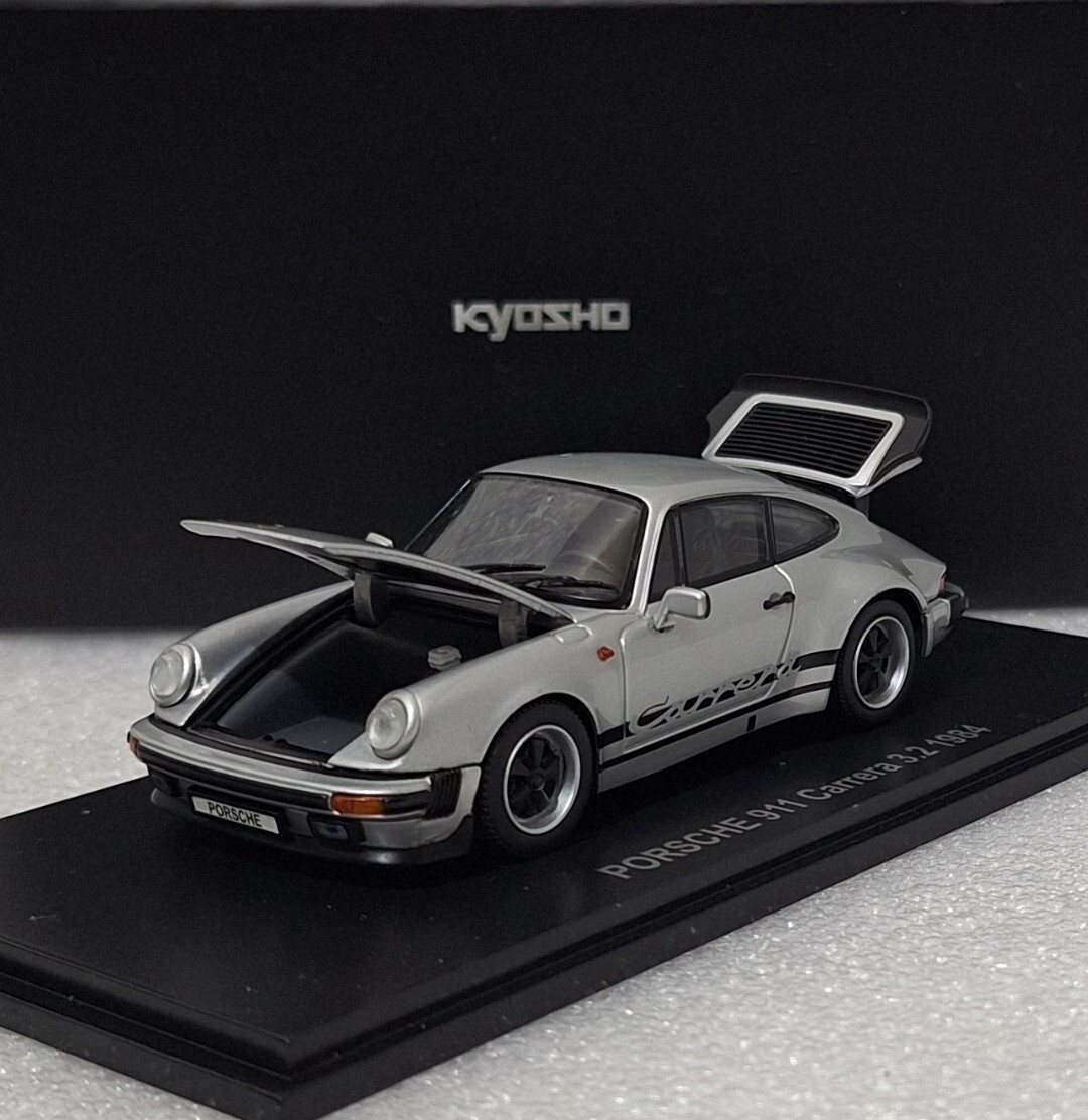 Porsche 911 (901) Carrera 2.7 1975 Silver 1:43 Kyosho 05522S Porsche 911 (901) Carrera 2.7 1975 Silver 1:43 Kyosho 05522S