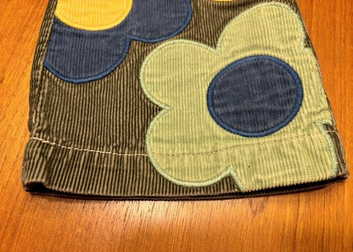Girls size 6 years Mini Boden Corduroy Boot Leg Pants Green Flower Appliqués - Picture 9 of 21
