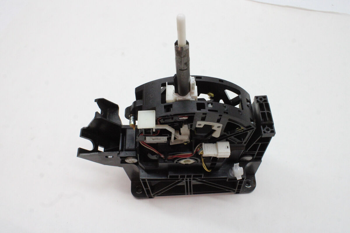 2020 NISSAN VERSA AUTOMATIC TRANSMISSION GEAR SHIFTER OEM 20 2020 NISSAN VERSA AUTOMATIC TRANSMISSION GEAR SHIFTER OEM 20
