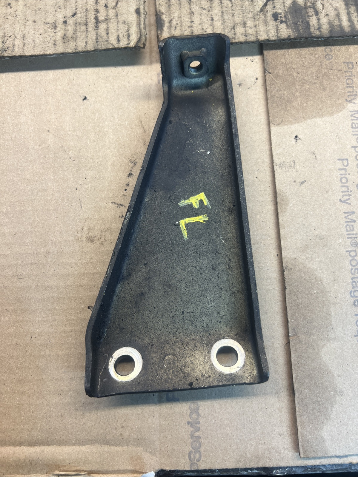 Isuzu 4HK1TC Motor Mount 4 Cylinder Diesel Engine Oem