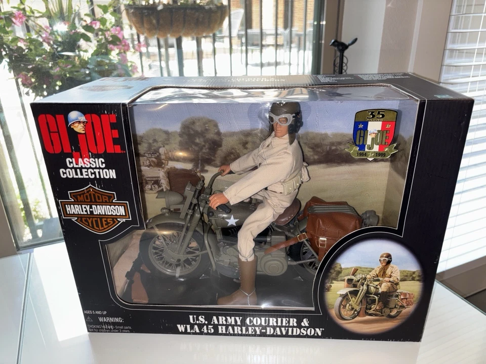 Harley Davidson Motorcycles GI Joe - 35 aniversario - US Army Courier y WLA 45 Foto 2 de 4