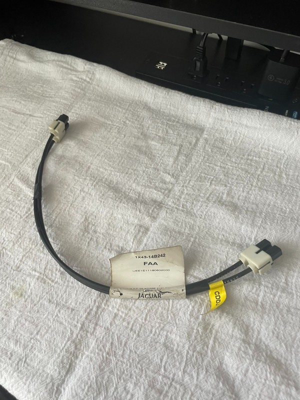 Jaguar CD changer connection cable