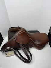 Collegiate 16.5" Med Close Contact English Saddle w/ Dover Stirrups