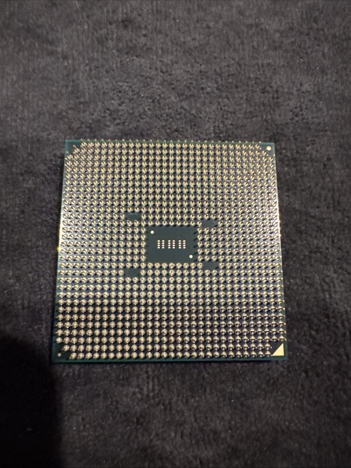 AMD Fusion A6-3650 2.6 GHz Quad-Core (AD3650WNZ43GX) Processor - Image 2 of 3