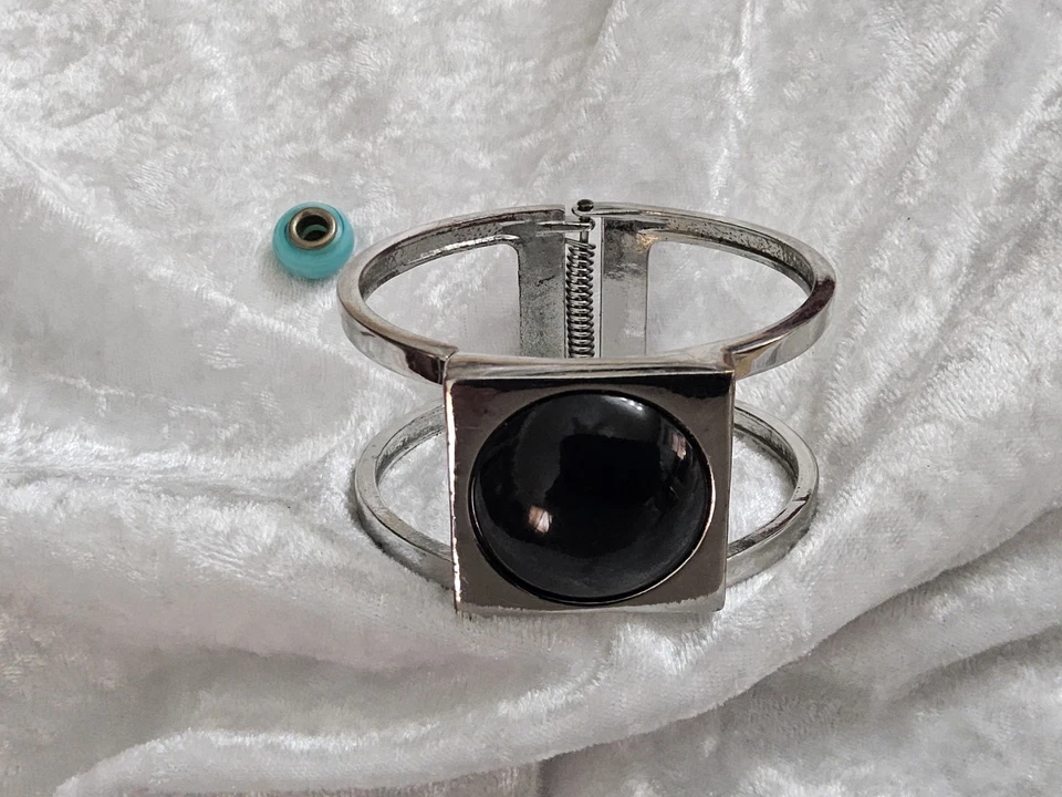 CHICO'S STUNNING BLACK & SILVER  BRACELET  NWTS - Image 3 of 4