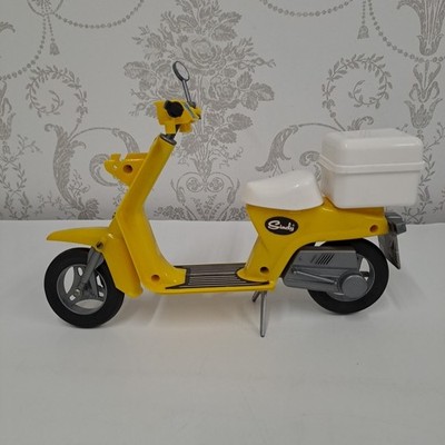 Vintage Pedigree Sindy Moped / Scooter With Rearview Mirror (Missing Basket)