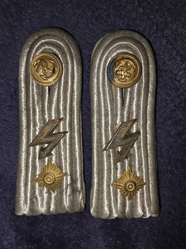 1OO% ORIGINAL WW2 GERMAN KRIEGSMARINE OFFICER'S SHOULDER BOARDS RAIDO OPERATER 