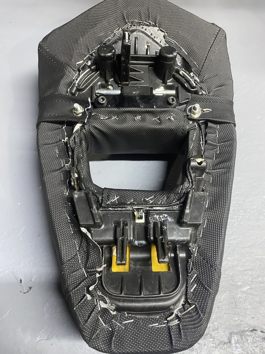 19 26 Passenger Stunt Rear Seat with Hole Kawasaki ZX6R 636 ZX6-R