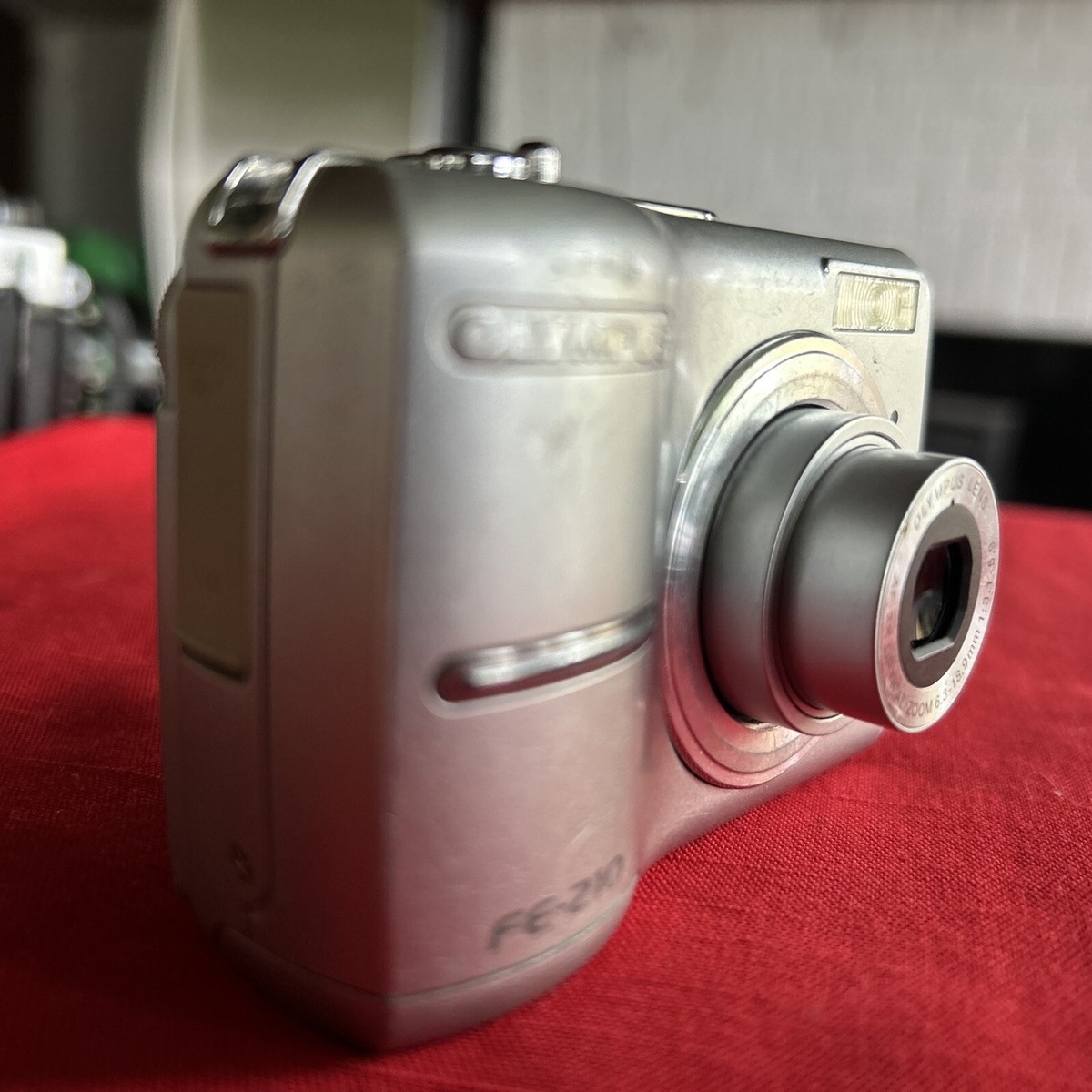 Olympus FE-210 Digital 7.1 Megapixel Camera Silver Camera Olympus FE-210 Digital 7.1 Megapixel Camera Silver Camera