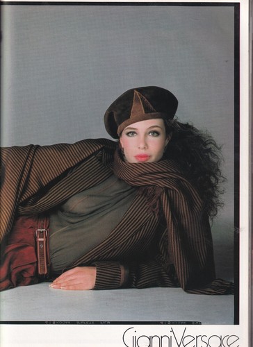 HARPER'S BAZAAR 1981 MARIEL PHOEBE CATES BROOKE SHIELDS FURS VANESSA ANGEL FURS - Foto 12 di 24