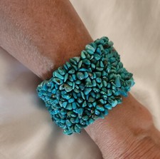 BOLD HANDCRAFTED TURQUOISE NUGGET STRETCH BRACELET - ONE SIZE