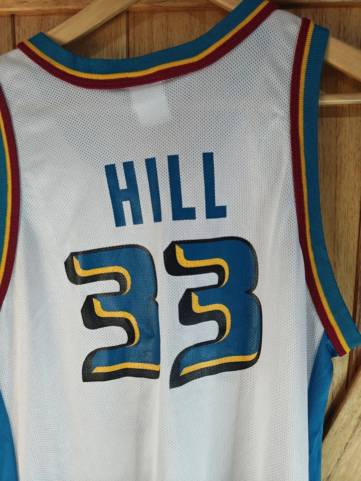 Camiseta deportiva de baloncesto vintage Champion NBA Hill 33 Pistons para niños | ¿Talla grande? Foto 4 de 4