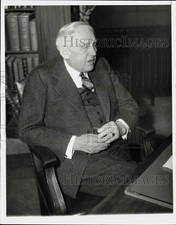 1936 Press Photo Frank B. Kellogg shown at his desk in St. Paul - lra72848