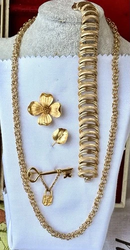 Vintage All Signed Trifari Pins Necklace Bracelet Gold Tone Lot Of 5 Excellent