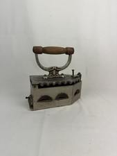 Antikes Kohleb&uuml;geleisen Gusseisen F. Cross Jr Hall um 1900 Deko
