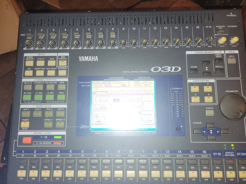 Yamaha O3D Digital 24 Channel Mixer Studio Console With CD8-AT ADAT - Image 3 of 4