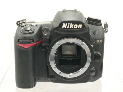 Nikon D7000 DSLR Kamera 16MP APS-C CMOS F-Mount + Standardobjektiv aus Japan