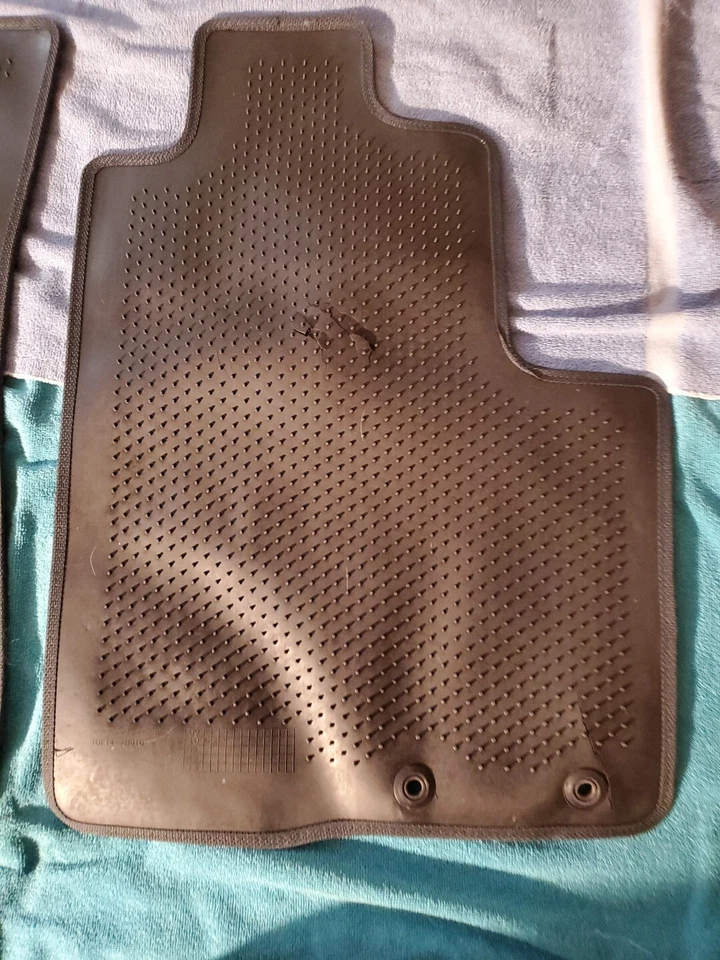 2003 2009 KIA SORENTO ПЕРЕДНИЙ ЛЕВЫЙ И ПРАВЫЙ БОКОВОЙ КОВЕР НАПОЛЬНЫЙ КОВРИК OEM - Изображение 4 из 4