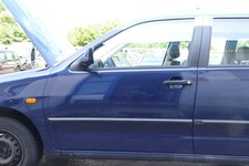 VW Polo Variant Kombi 6K oder Caddy 9Kv Tür vorne links blau LA5E ohneAnbaut