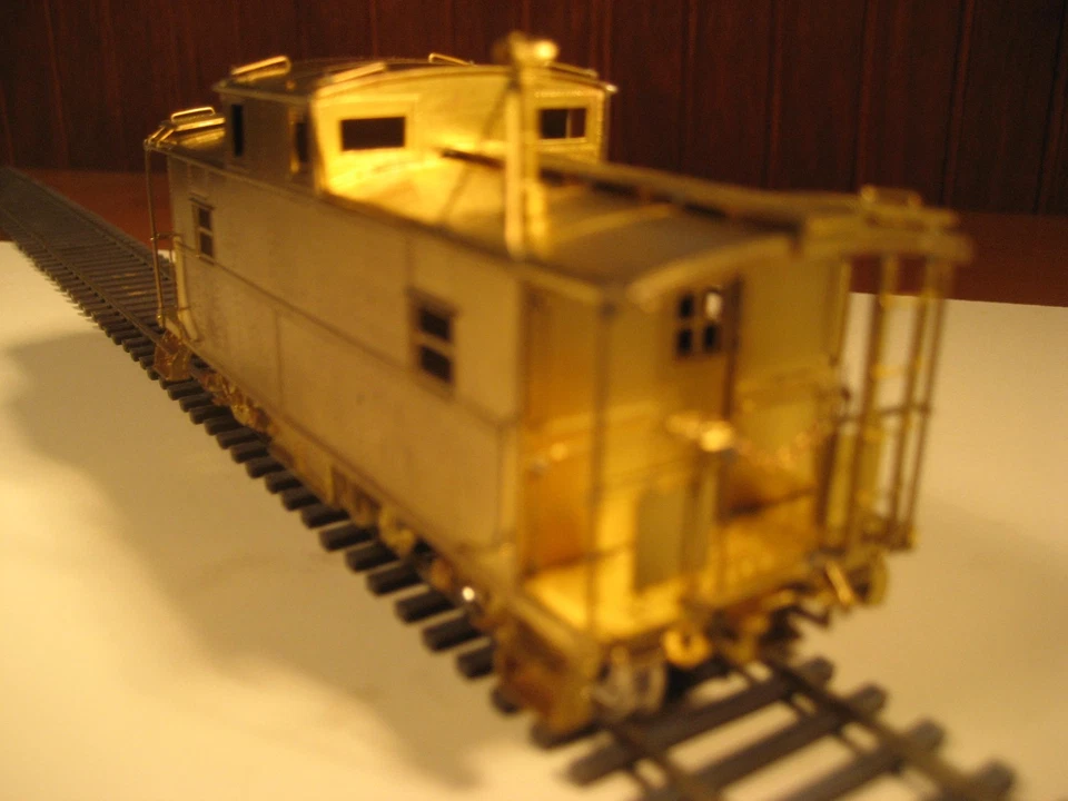Overland Models HO Brass Norfolk & Western CG Steel Caboose #518381 - 518404 - Image 3 of 4