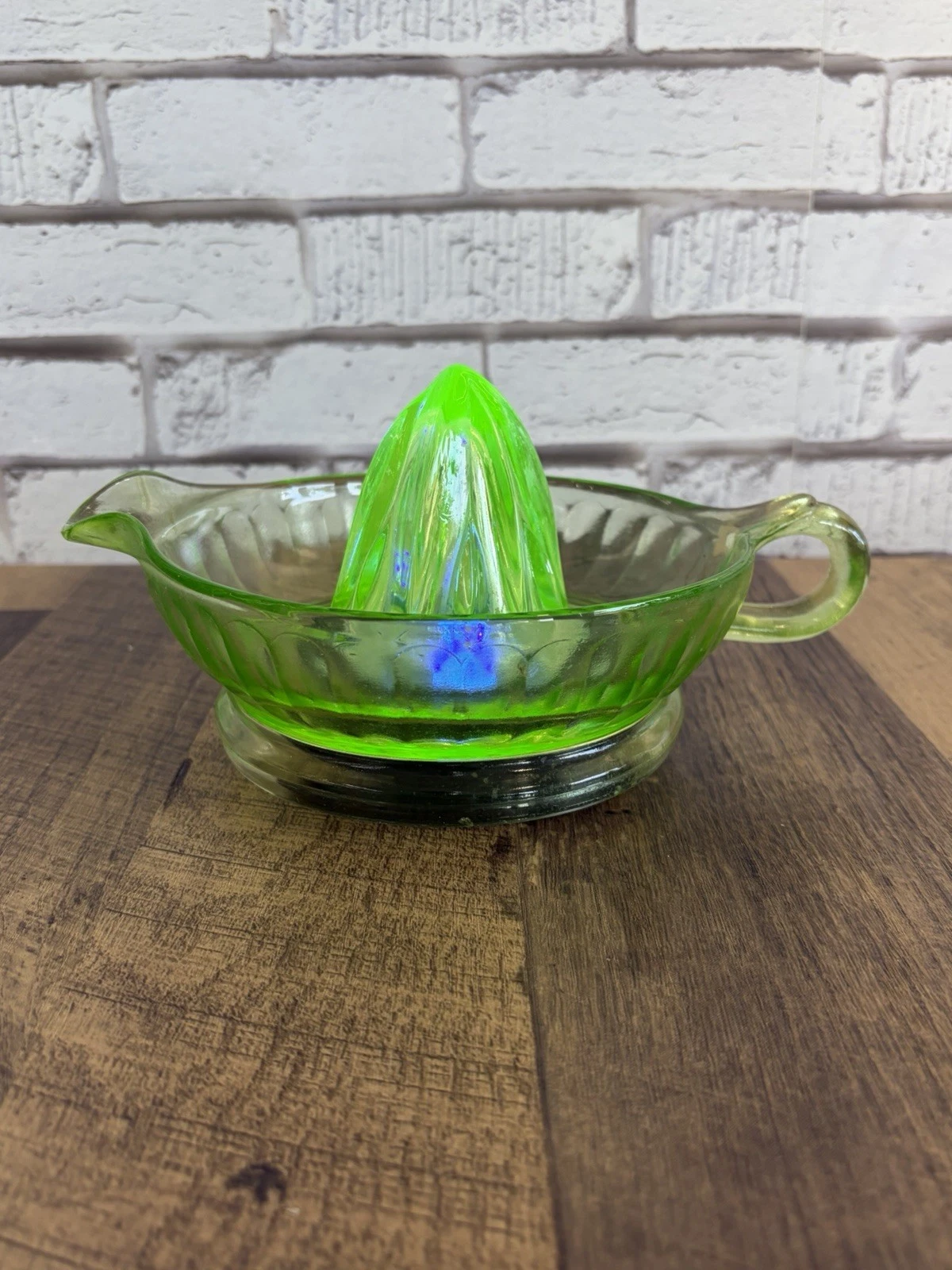 Vintage Uranium Glass Citrus Juicer Reamer Depression Glass Green - Mint