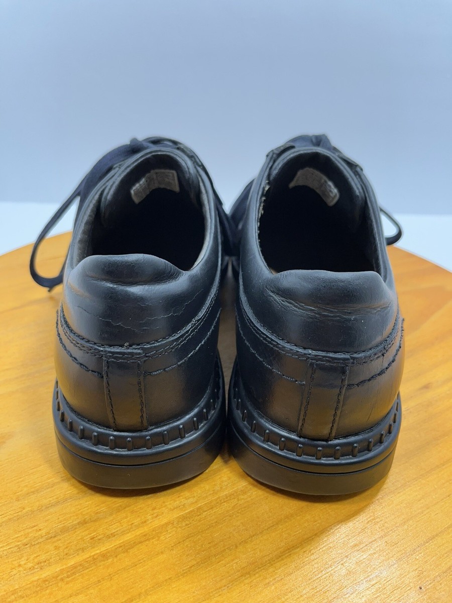 Ugg Australia Black Leather Casual Classic Shoes Size 9 Model 5622 Ugg Australia Black Nubuck Casual Classic Shoes Size 11  main image 3