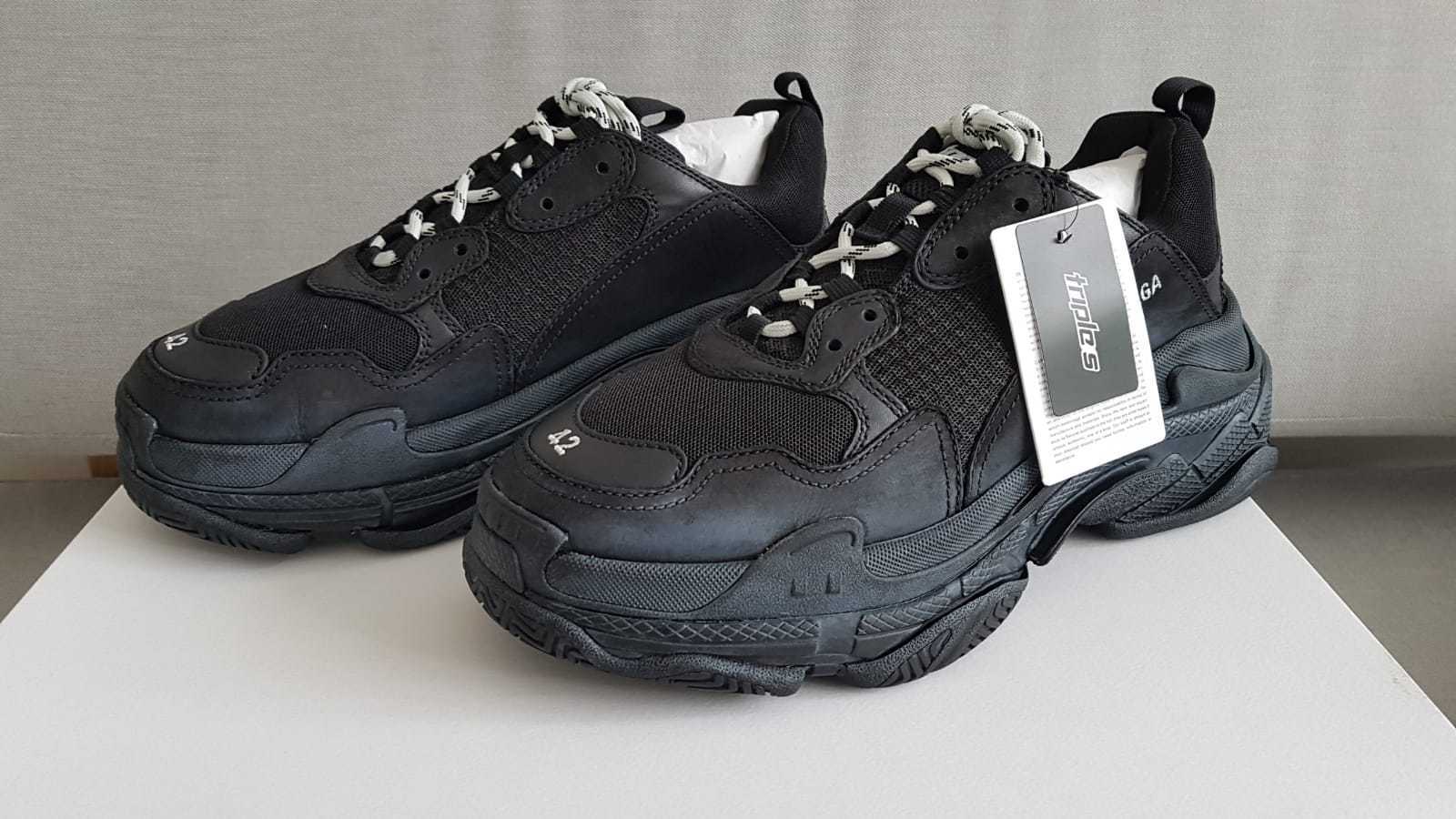 BALENCIAGA triples 44 black