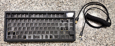 Meletrix Zoom 75 black 75% keyboard with lcd