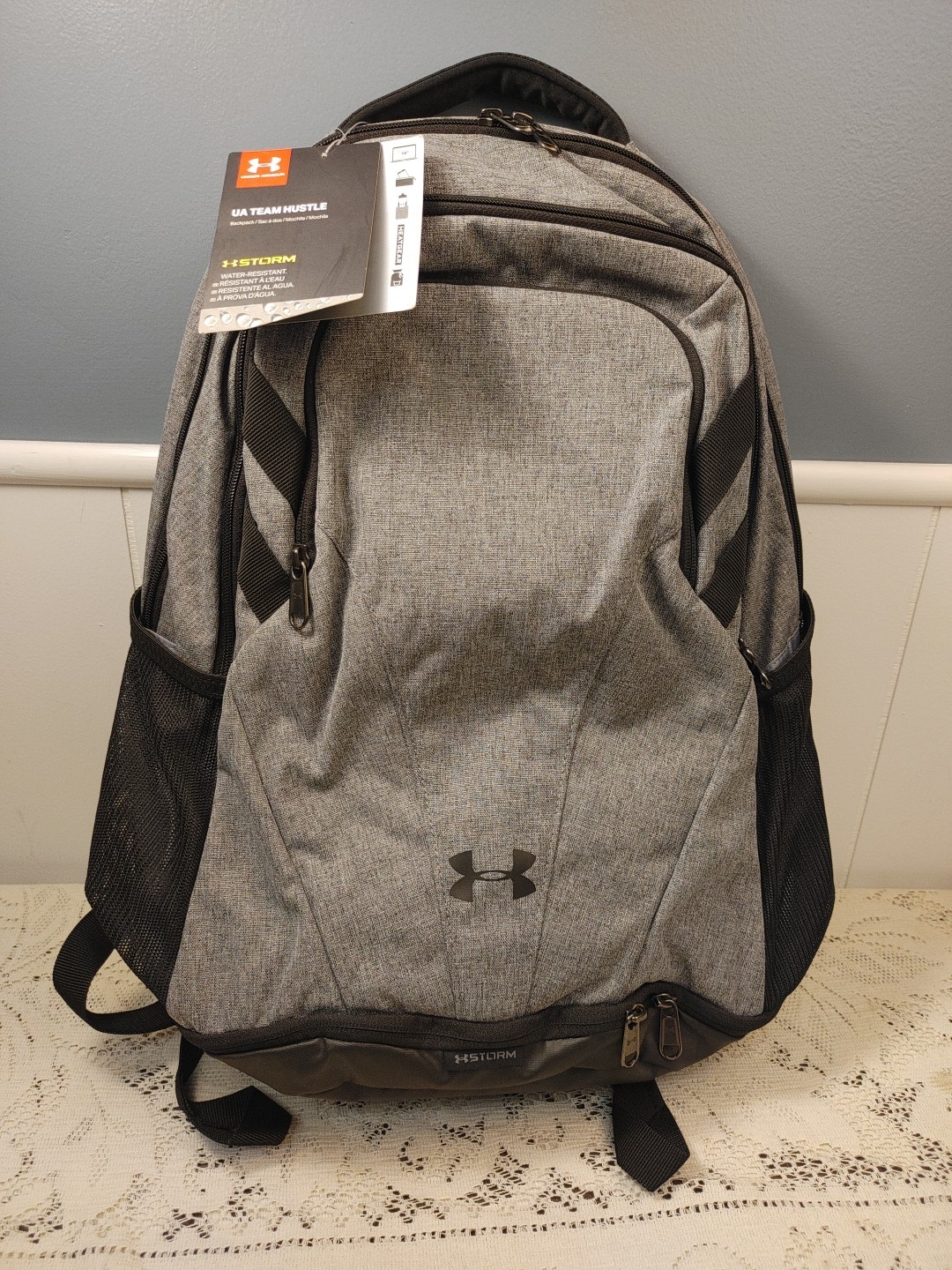 1 Under Armour UA TEAM HUSTLE Storm Gray/Black Backpack 1306060 BRAND NEW