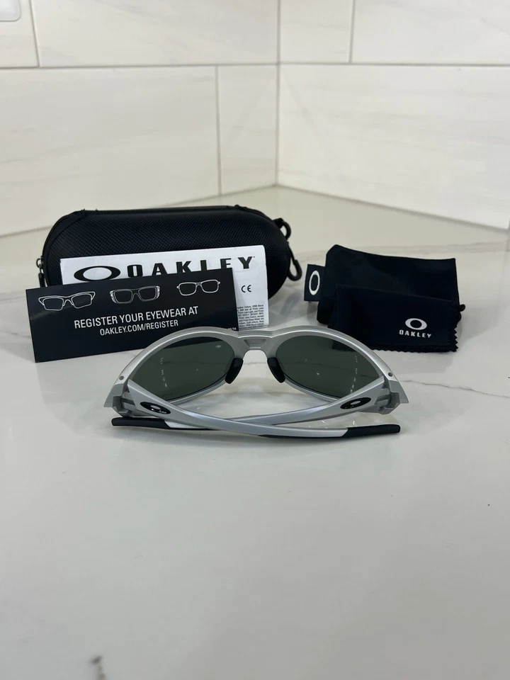 Chaqueta Oakley Eye Redux marco plateado con lentes negras Prizm OO9438 Foto 2 de 4