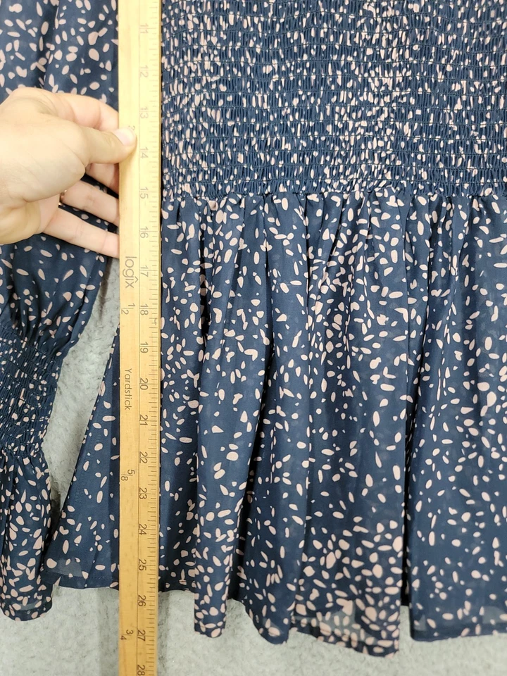 Blusa túnica de gasa con estampado de puntos mediana azul marino manga campana peplum  Foto 3 de 4