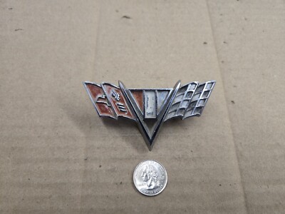 Par De Emblemas De Bandera Chevrolet V Para Camaro, Chevelle, El Camino, Impala Y Nova, En Cromo Con Detalles Rojo Y Azul