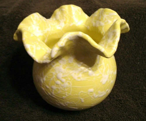 SHAWNEE RUFFLED EDGE PLANTER BOWL
