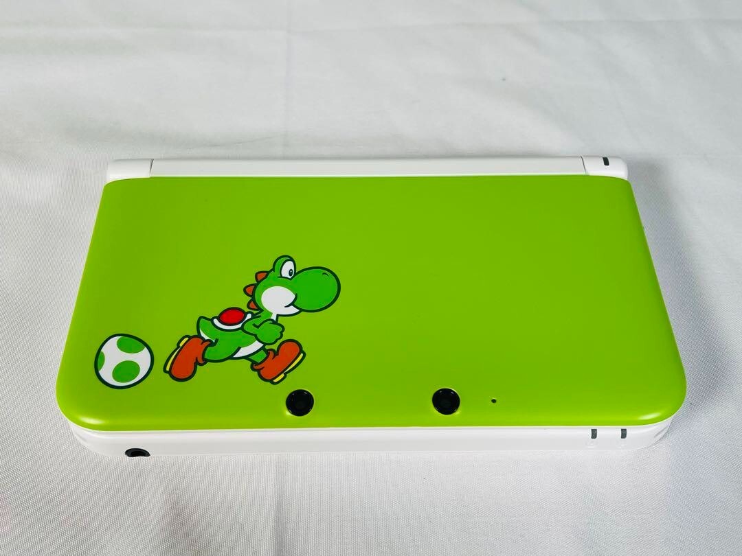 Nintendo 3DS LL XL Yoshi Limited Edition Green & White Nintendo 3DS LL XL Yoshi Limited Edition Green & White