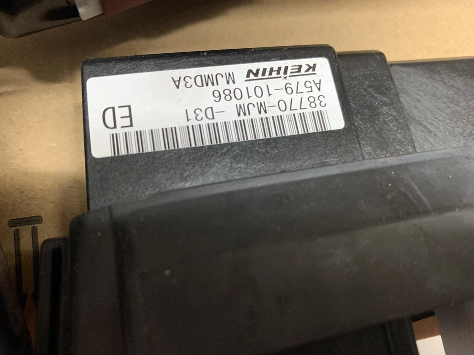 Schlosssatz CDI Tankdeckel Honda VFR 800 RC 79E 6644km. n-7L2.M2-111. - Bild 4 von 4