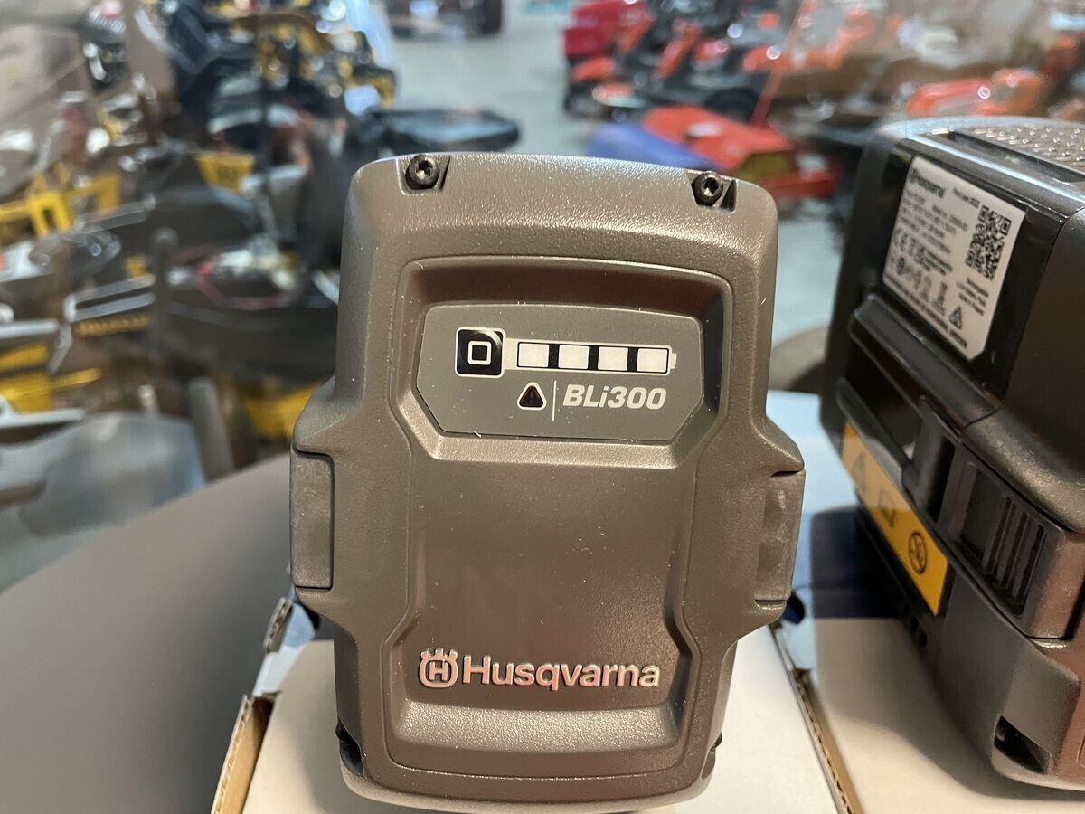 Husqvarna BLi300 battery. Brand new. Genuine. | eBay Husqvarna BLi300 battery. Brand new. Genuine. | eBay