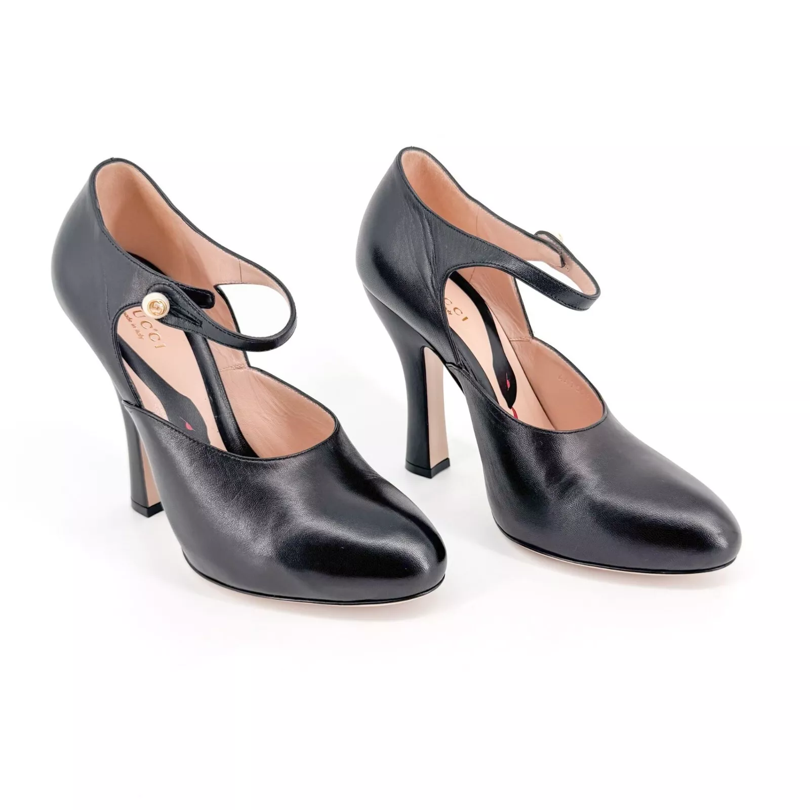 Escarpins Gucci Lesley Mary Jane taille 37,5 US 7,5 cuir noir talon haut GG perle