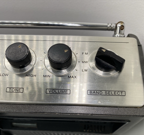 Vintage Sony CF-310L Radio Cassette Player - Picture 4 of 13