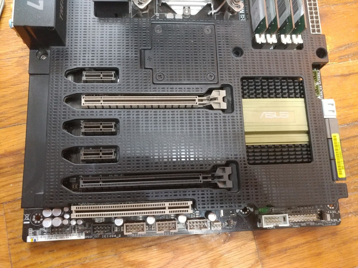 ASUS SABERTOOTH P67 とcore I7 2600k s-l1200.jpg