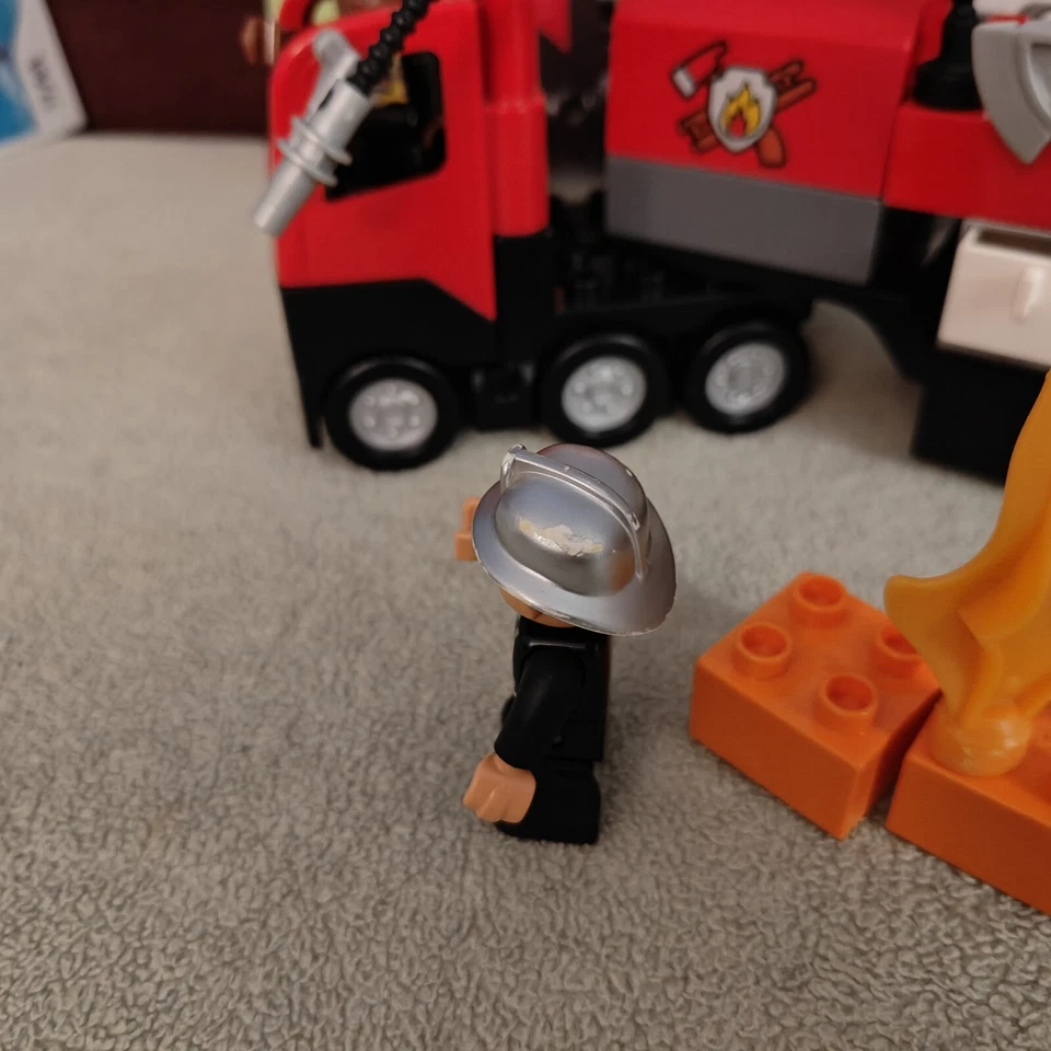 Lego Duplo 4977 - Le Camion des Pompiers - Complet - incendie Son & lumière - Photo 4/4