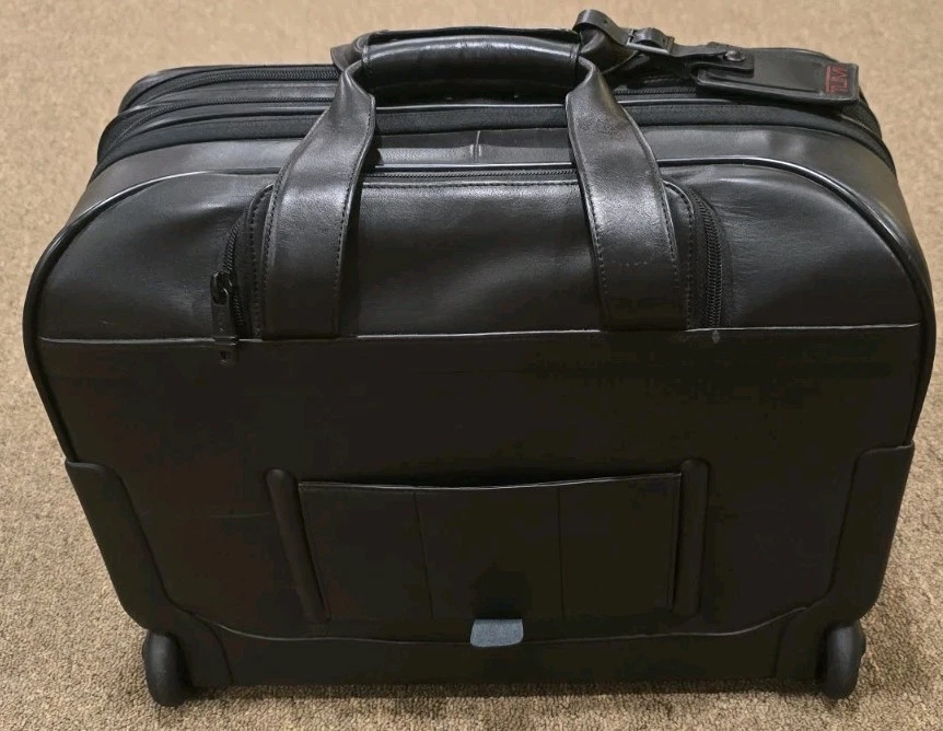 Tumi Leather Laptop Cadillac 96127DH New With All Accessories Wheeled Immaculate - Image 3 of 4
