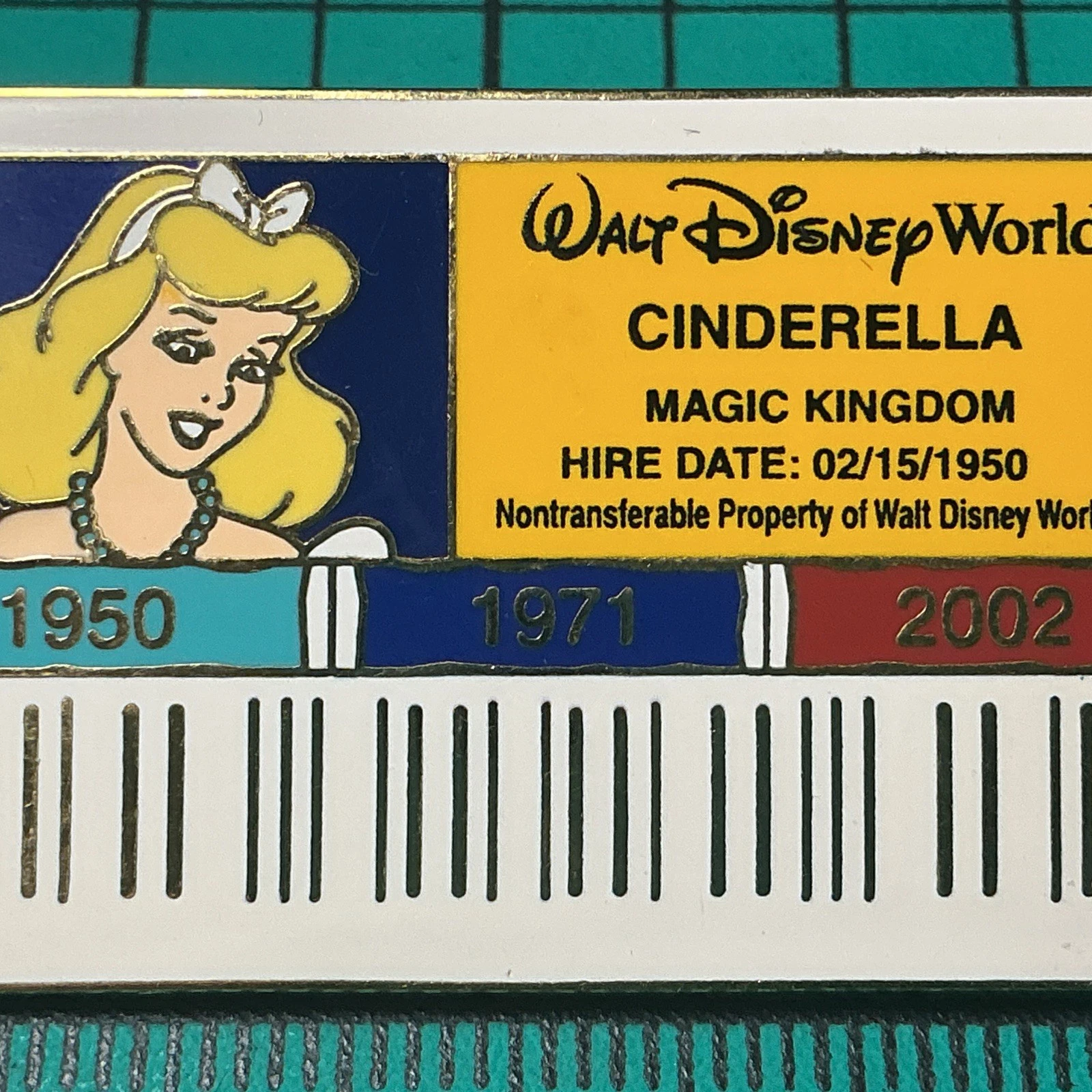 Disney Princess Cinderella Magic Kingdom Cast ID Series LE 3500 Pin 2002