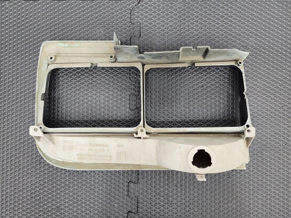 AMC Eagle Sport Spirit GT AMX Concord LH/Driver Headlight Bezel Trim with turn Foto 4 de 4