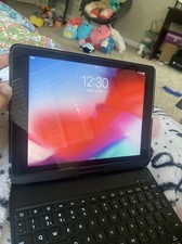 iPad Air, Space Gray, 32GB, Wifi, Great Condition Comes With Keyboard Case Inclu