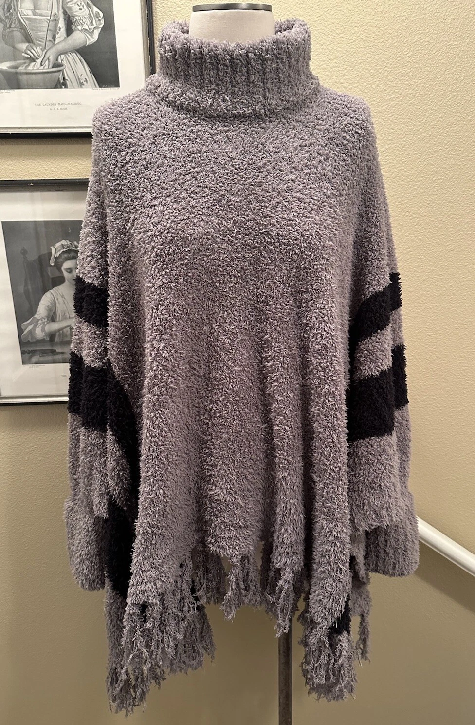 Barefoot Dreams Cozy Chic O/S Gray & Black Poncho Sweater W Fringe