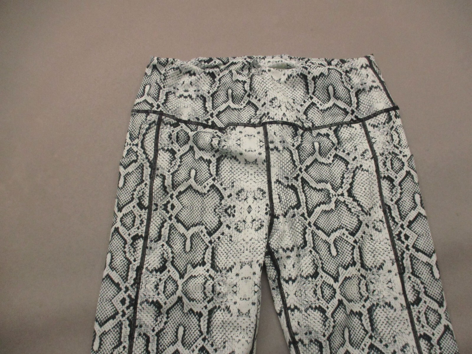 OUGES Size M Womens Animal Stretch Pull On Compre… - image 5