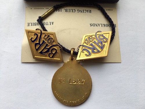 RARE BOXED SET OF X3 1911 BROOKLANDS AUTOMOBILE RACING CLUB BADGES IN ORIG BOX - Picture 3 of 4