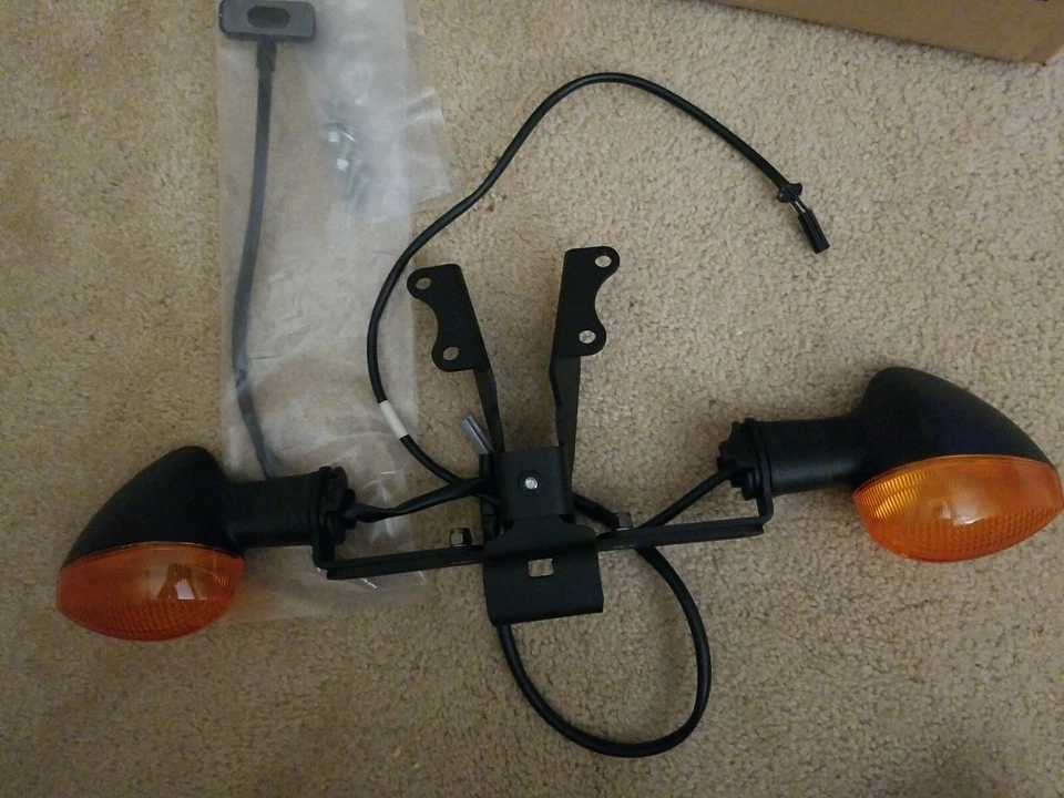 Kit eliminador de placa de etiqueta trasera Yamaha GYTR 2014 2015 2016 FZ-09 1CRC-F16E0-V0-00 Foto 2 de 4