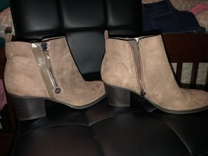 liz claiborne ankle booties